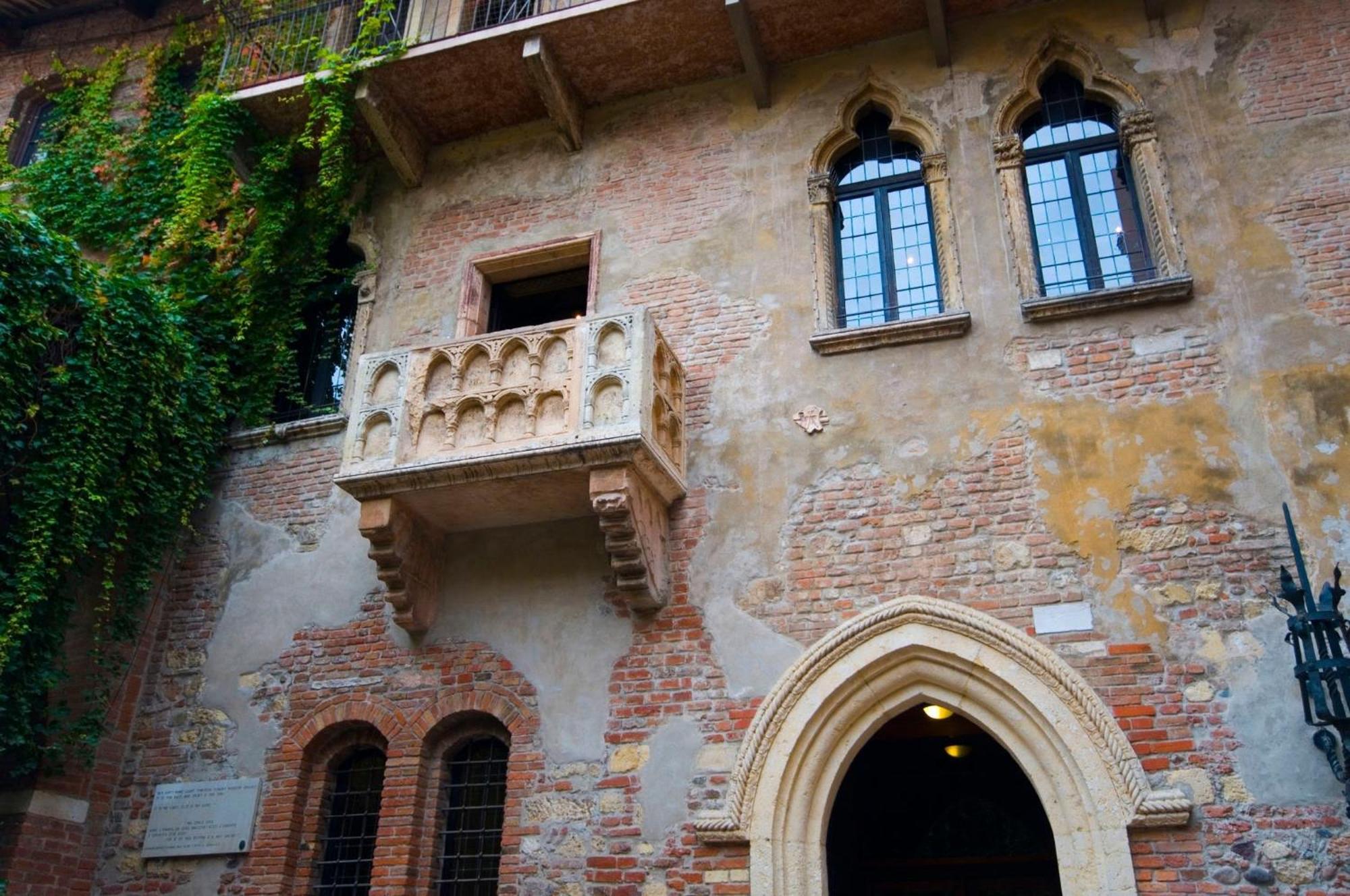 Studio Arena 023091-Loc-04288 Verona Exterior photo